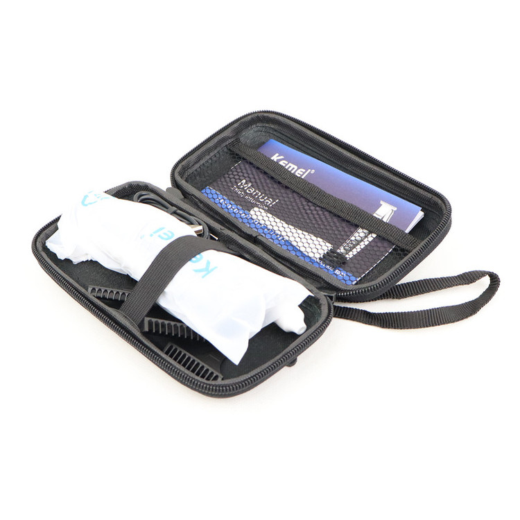 ماشین اصلاح موی سر و صورت کیمی مدل KM-5027 Professional با تیغه تیتانیوم پیشرفته، باتری لیتیوم یون 1400 میلیآمپر، شارژ تایپسی، طراحی ارگونومیک و قابلیت استفاده خشک و مرطوب