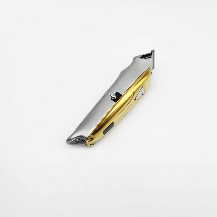 ماشین اصلاح مو صورت و سر وی جی آر مدل V-062 با باتری 1400mAh، شارژ سریع، 2 ساعت استفاده بیسیم، شانه متحرک در 4 اندازه، نمایشگر دیجیتال و قابلیت استفاده خشک و مرطوب